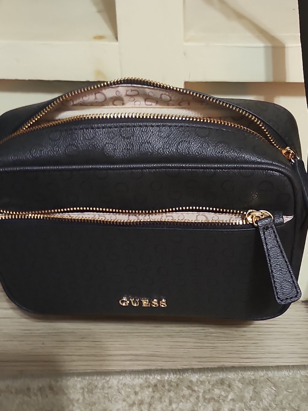 Guess Black Crossbody Bag with Gold-Tone Hardware and Logo Detail